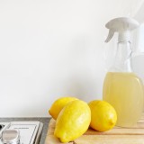 Detergentes caseiros para limpar a casa