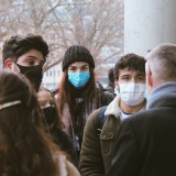 Máscaras e gel desinfetante continuam com IVA reduzido em 2022