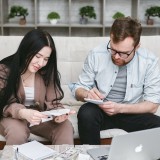 Como organizar o orçamento familiar, controlar despesas e poupar?