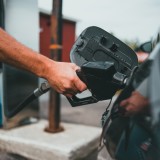 Gasóleo está 12 cêntimos mais barato e gasolina 4 cêntimos