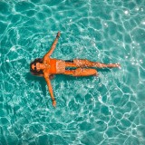 Na piscina a aproveitar subsídio de férias