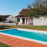 Casa com piscina e jardim à venda