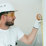 Salários sobem na construção