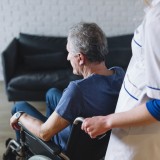 Há falta de oferta de residências seniores em Portugal