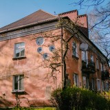 casas sobrelotadas