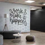 Parede com vinil decoração no escritório