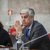 Subida dos juros gera dificuldades