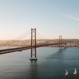 Terrenos e casas na margem Sul