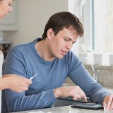 IMT jovem em doações de casa