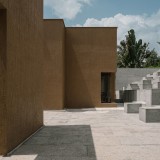 La residencia Sār en Pune (India) está diseñada por el arquitecto Girish Doshi y se concibe como el primer espacio físico para la marca de muebles Sār.