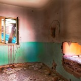 casa estragada pelo mau tempo