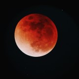 Lua vermelha