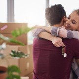 Casal começa a morar junto