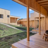 Necklace Villa está situada en la isla de Awaji (Japón) y ha sido diseñada pro el estudio nipón 1110 Office for Architecture.