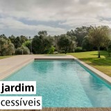 casas com piscina e jardim