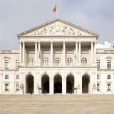 Lei de estrangeiros aprovada no Parlamento