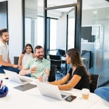 Colegas de trabalho no escritório