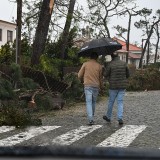 Reconstrução de casas afetadas pelo mau tempo