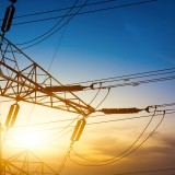 Rede de energia e telecomunicações