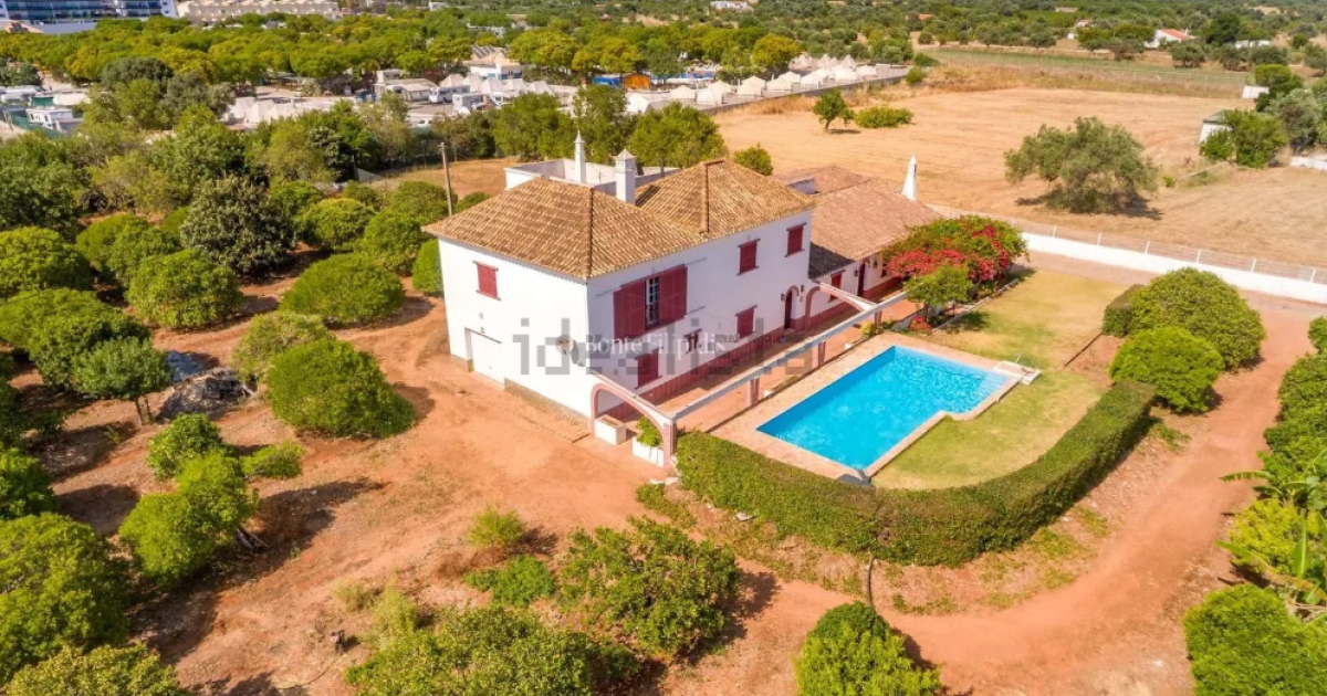 Featured image for article: Algarve Luxury Estate with Hotel Permit Hits Market for €3.5 Million