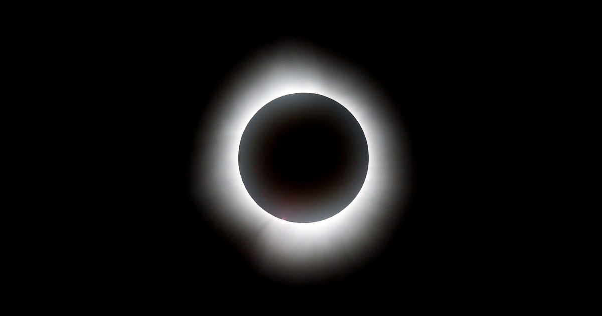 Total solar eclipse in Portugal 2026: when and where to see it