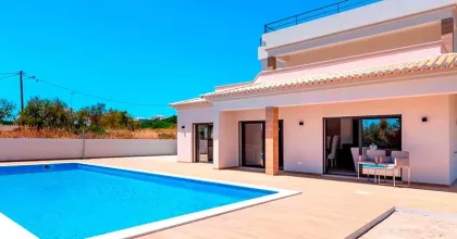 Casa em Lagoa e Carvoeiro, Faro - 1.595.000 euros